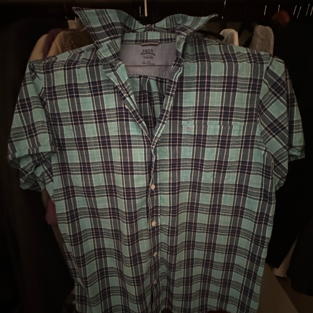 Izod saltwater button up, light and airy for the summer heat.